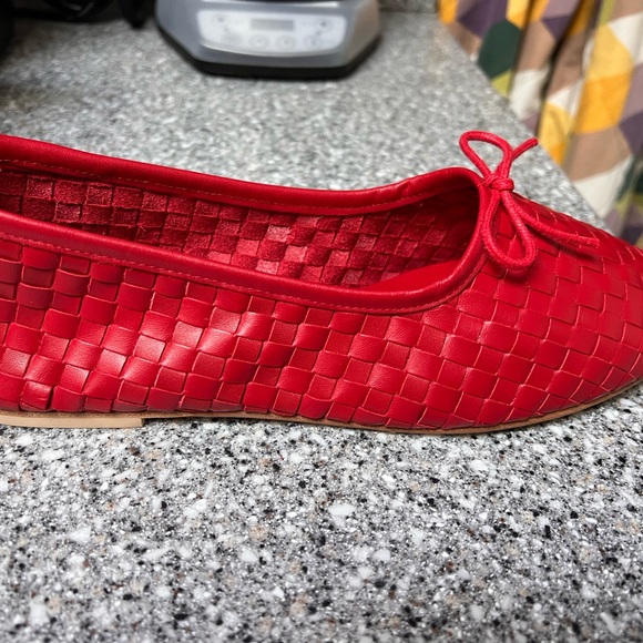 New In Box Size 8 Freda Salvador Roma Red Woven Flats - Picture 8 of 12
